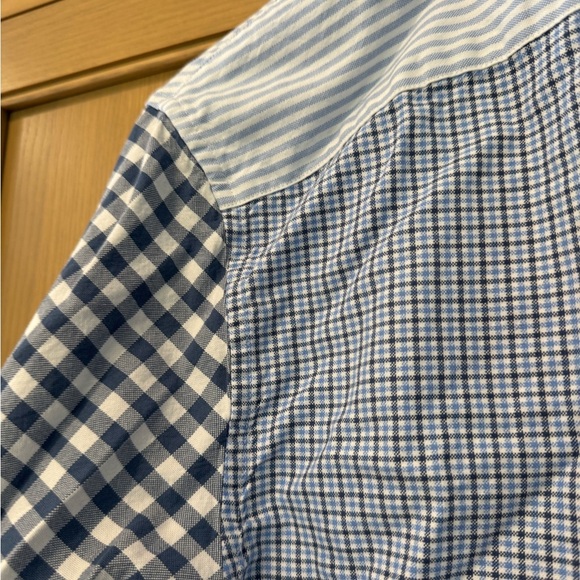 Vineyard Vines Party Tucker Slim Fit Blue and White Mixed Pattern Shirt/ medium - Picture 8 of 13